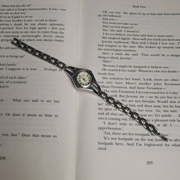 Vintage Japan Silver Mother of Pearl Woman's Watch - Picture 3 of 9